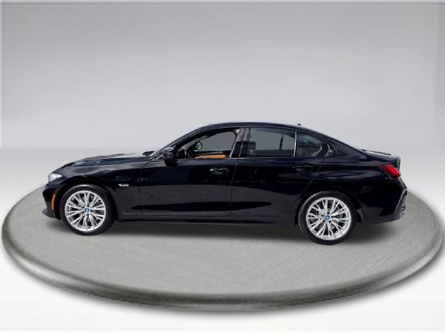 Used 2023 BMW 330e w/ Driving Assistance Package RWD image 16