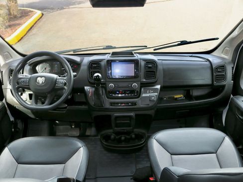Used 2024 RAM ProMaster 2500 w/ Convenience Group FWD image 13