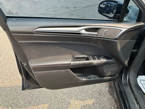 Used 2016 Ford Fusion SE FWD image 14