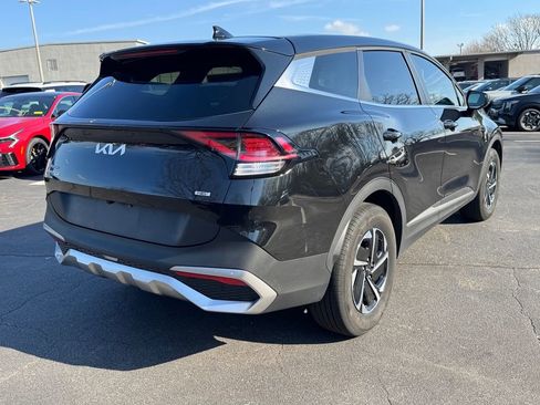 Certified 2024 Kia Sportage LX image 3