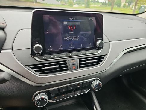 Used 2024 Nissan Altima 2.5 SR FWD image 20