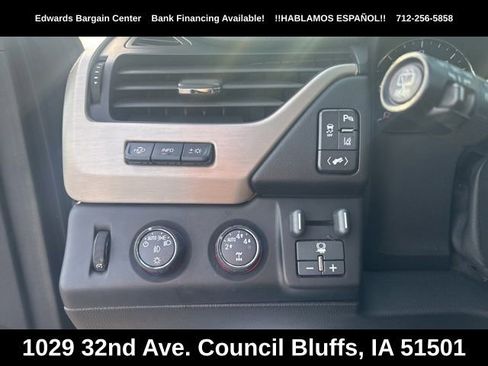 Used 2015 GMC Yukon Denali w/ Touring Package AWD/4WD image 22