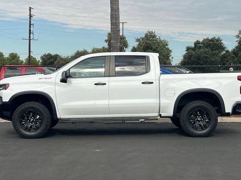 Used 2023 Chevrolet Silverado 1500 ZR2 w/ Technology Package AWD/4WD image 7