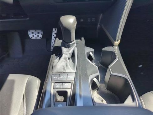Used 2025 Toyota Camry SE w/ Convenience Package FWD image 16