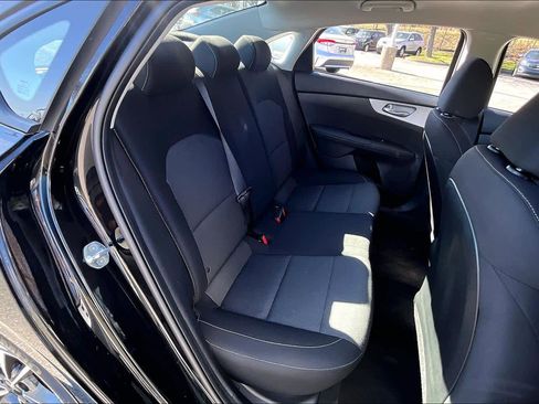 Used 2023 Kia Forte LXS w/ LXS Technology Package image 17
