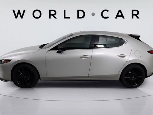 Used 2024 MAZDA MAZDA3 Hatchback w/Premium Plus Pkg image 4