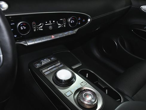 Used 2025 Genesis GV70 2.5T image 40