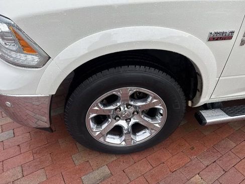 Used 2018 RAM 1500 Laramie w/ Convenience Group AWD/4WD image 2