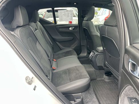 Certified 2024 Volvo XC40 Recharge Ultimate w/ Protection Package Premier image 24