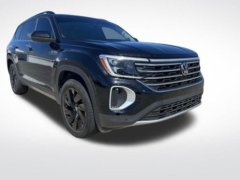 Used 2024 Volkswagen Atlas SE w/ Black Wheel Package image 1