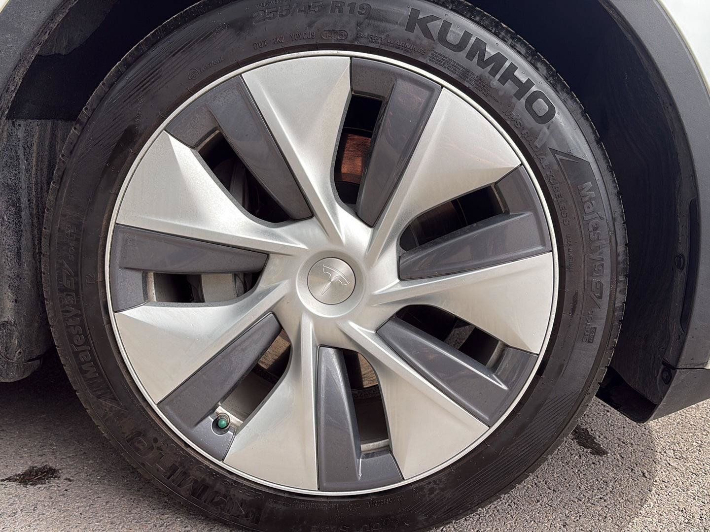 Used 2022 Tesla Model Y Long Range AWD/4WD image 10