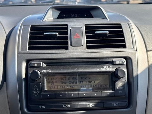 Used 2012 Toyota Corolla LE image 25