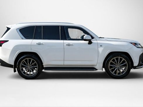 Used 2023 Lexus LX 600 F Sport w/ Accessory Package (Z1) AWD/4WD image 5