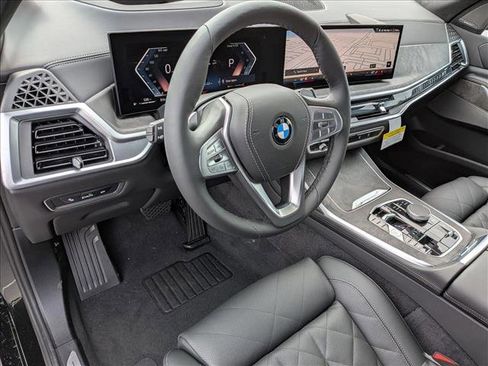 Used 2026 BMW X7 xDrive40i image 3