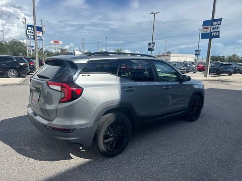 Used 2023 GMC Terrain SLE w/ Elevation Edition FWD image 4