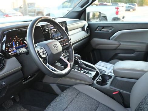 Used 2024 Chevrolet Colorado ZR2 w/ Technology Package image 9