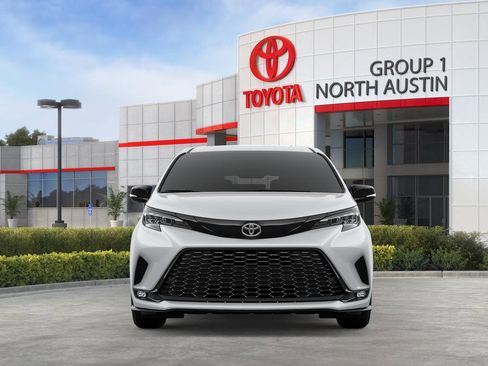 New 2026 Toyota Sienna XSE image 17