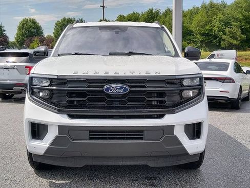 Used 2025 Ford Expedition Active RWD image 8