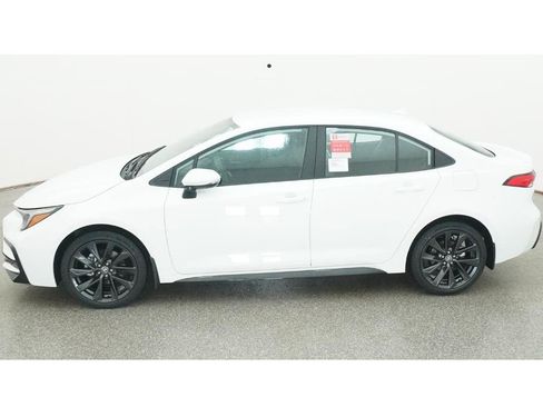 New 2026 Toyota Corolla SE image 3