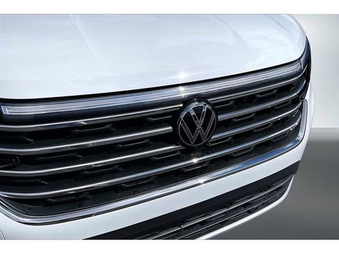 Used 2024 Volkswagen Atlas SE FWD image 27