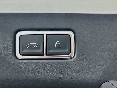 Used 2024 Kia EV9 Light RWD image 32
