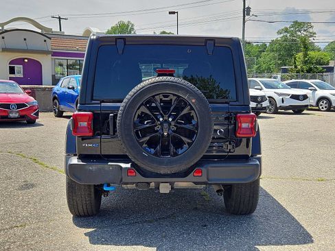 Used 2023 Jeep Wrangler Unlimited Sahara w/ Cold Weather Group AWD/4WD image 6