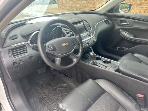 Used 2019 Chevrolet Impala LT FWD image 16