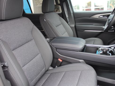 New 2027 Chevrolet Traverse LT FWD image 15