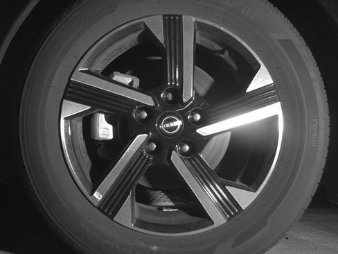 Used 2025 Nissan Sentra SV FWD image 12