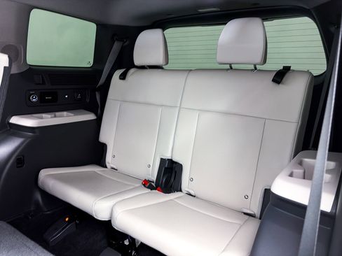 Used 2024 Hyundai Santa Fe Limited FWD image 40
