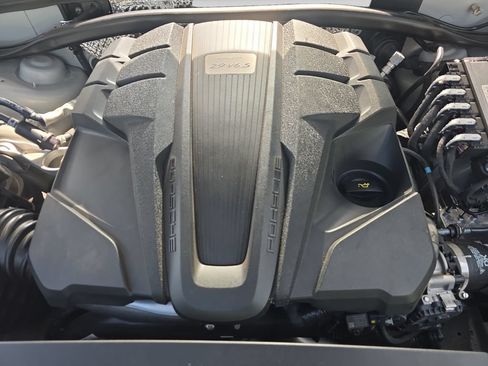 Used 2023 Porsche Macan S AWD/4WD image 28