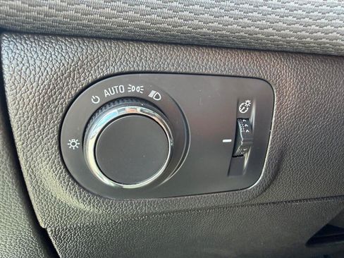 Used 2019 Chevrolet Cruze LT w/ Convenience Package FWD image 30