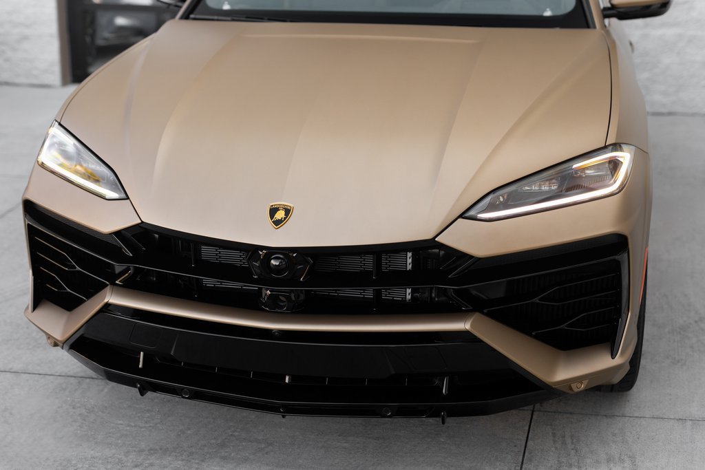 Used 2025 Lamborghini Urus SE AWD/4WD image 13