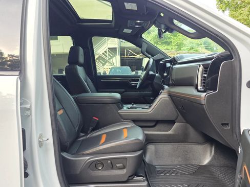 Used 2024 GMC Sierra 2500 AT4 w/ AT4 Premium Plus Package AWD/4WD image 36