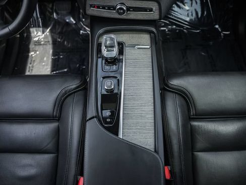 Certified 2023 Volvo XC90 T8 Ultimate w/ Protection Package Premier AWD/4WD image 27