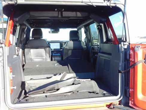 Used 2023 Ford Bronco Wildtrak image 25