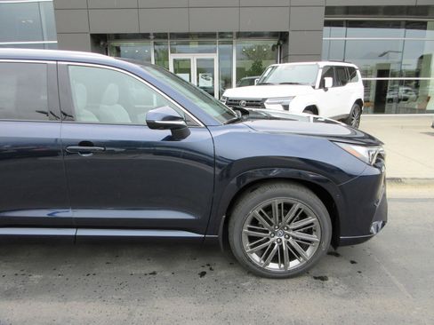 New 2026 Lexus TX 350 AWD image 12