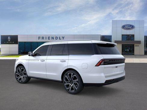 New 2026 Lincoln Navigator Reserve AWD/4WD image 4