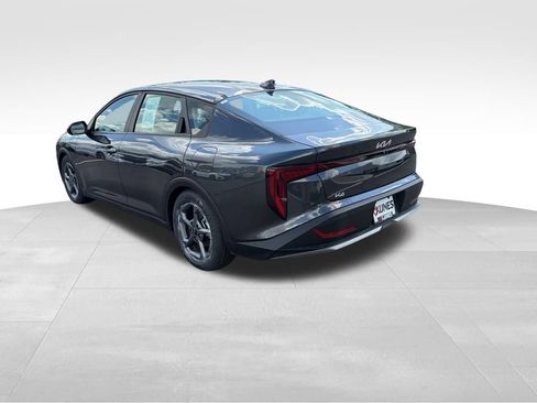Used 2025 Kia K4 FWD image 8