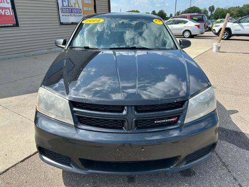 Used 2014 Dodge Avenger SE w/ Blacktop Package FWD image 2