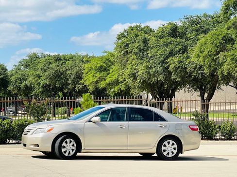 Used 2009 Toyota Camry FWD image 5