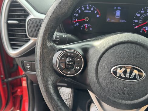 Used 2020 Kia Soul LX FWD image 20