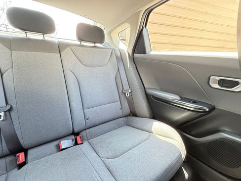 Used 2025 Kia K4 FWD image 35
