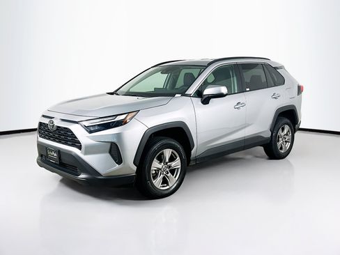 Used 2025 Toyota RAV4 XLE FWD image 3