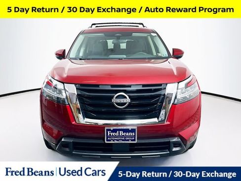 Used 2022 Nissan Pathfinder SV w/ SV Premium Package AWD/4WD image 3