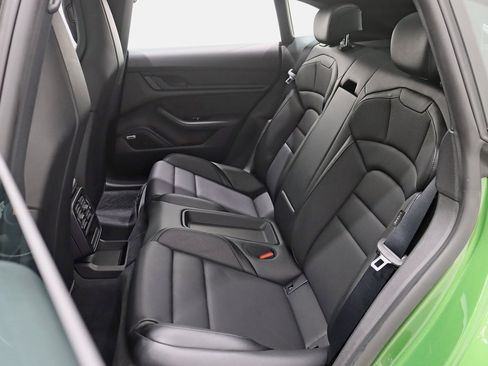 Used 2022 Porsche Taycan 4 Cross Turismo image 27