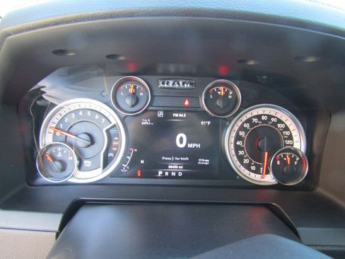 Used 2017 RAM 1500 Laramie image 24