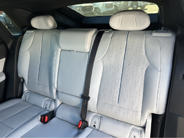 Certified 2024 Cadillac Lyriq Luxury AWD/4WD image 16