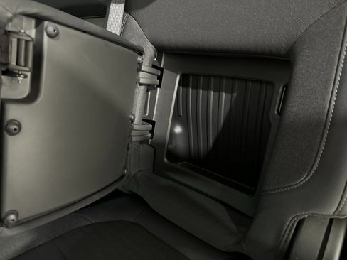 Used 2019 Chevrolet Silverado 1500 RST image 21