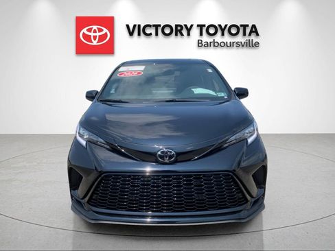Used 2026 Toyota Sienna XSE FWD image 8